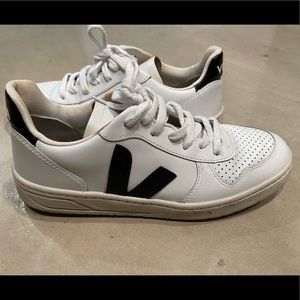 Veja V10 Sneakers / black and white